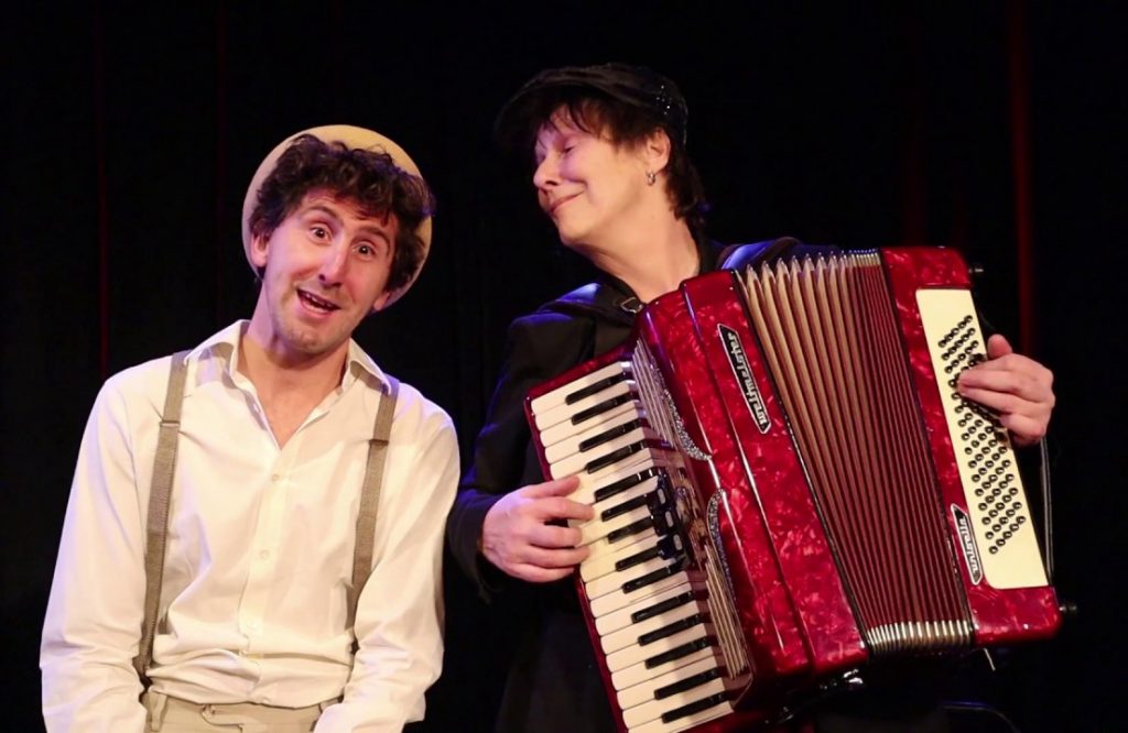 Donderdag 1 december 2022, de sterfdag van Ramses Shaffy (2009), brengen Fredie Kuiper en Jorick Jochims een ode aan Ramses in het Shaffy Huis te Amsterdam