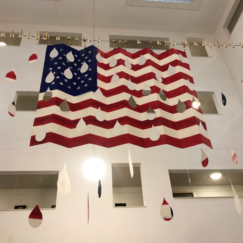 TEARS, de Waslijn van Marie Vink en Madeleine van Drunen, te zien in het kleine atrium vanaf maart 2025