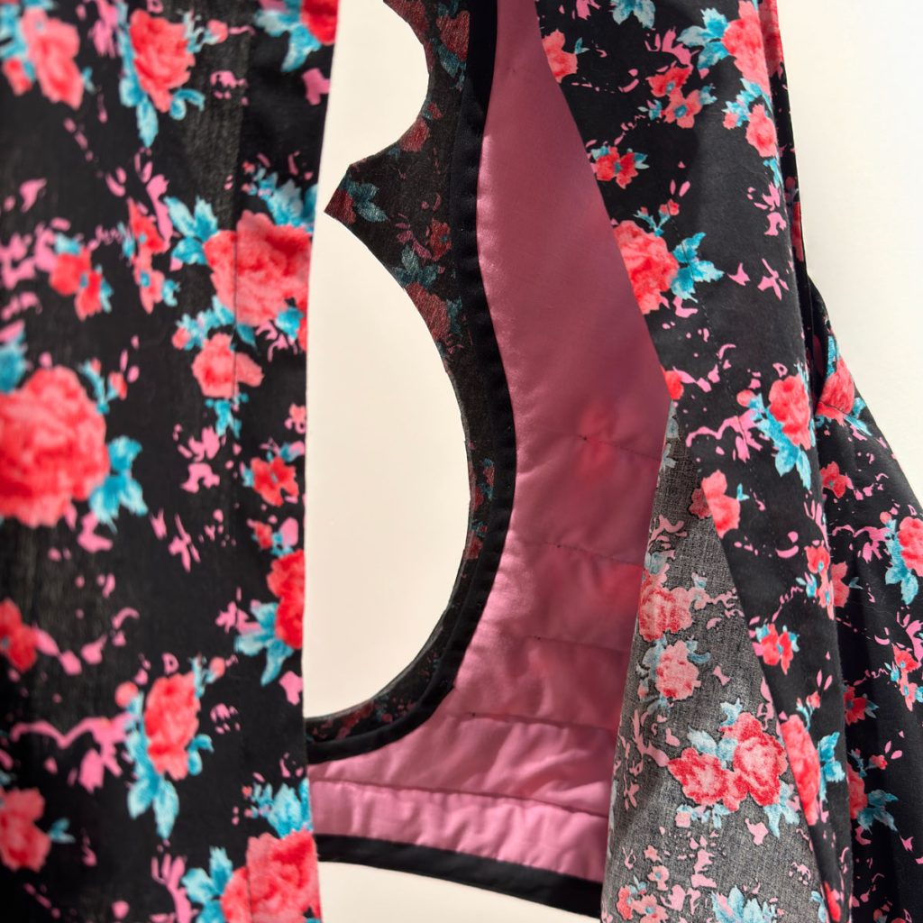 Workshops met zang, dans en beeldende kunst, geïnspireerd door Ceciel van Delfts expositie Elk Voorjaar Is Mijn Eerste Liefde. In het ARTRIUM op donderdag 2 & 9 april 2026