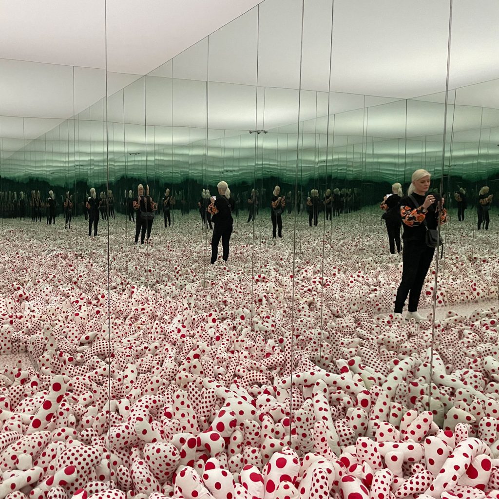 Lezing over Yayoi Kusama door Krzysztof Dobrowolski-Onclin, zondag 8 november 2026, aanvang 15:30 uur